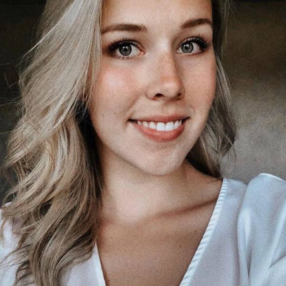 Meet your Posher, Elicia - Picture 1 of 1